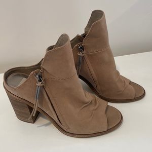 New Dolce Vita side zipper heeled slide size 10